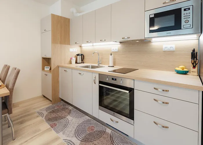 Pod Vinicou With Balcony Apartamento