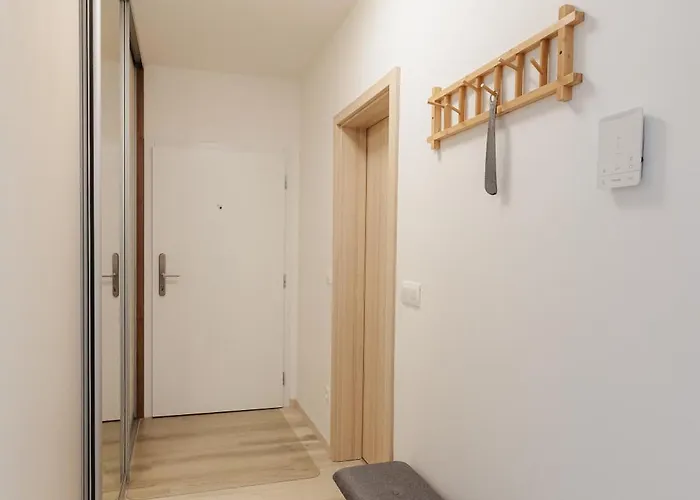 Pod Vinicou With Balcony דירה