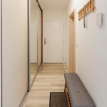 Pod Vinicou With Balcony דירה